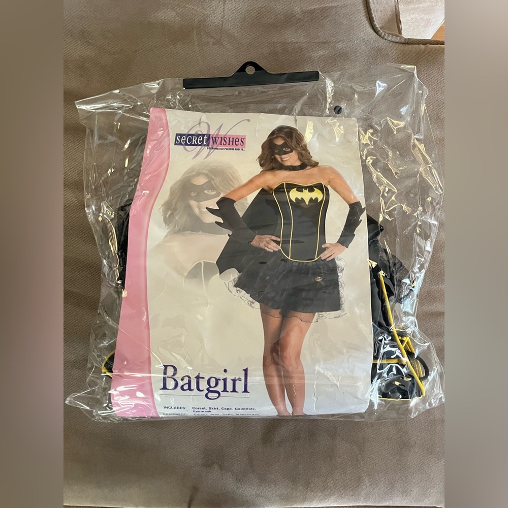 Secret Wishes Adult Womens Halloween Costume Batgirl Small 2 - 6 Super Hero Sexy